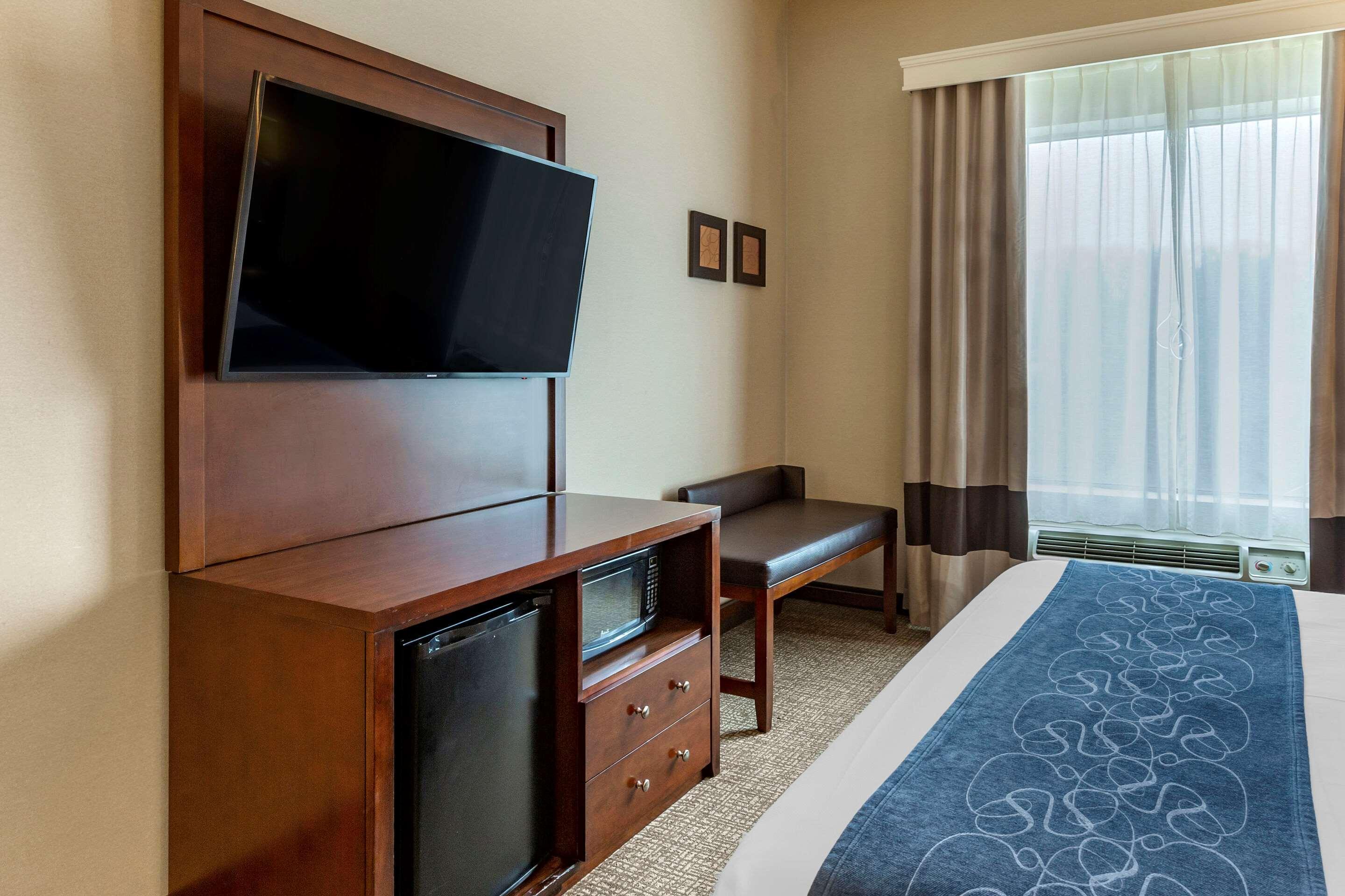 Comfort Suites Manassas Battlefield Park Exterior photo